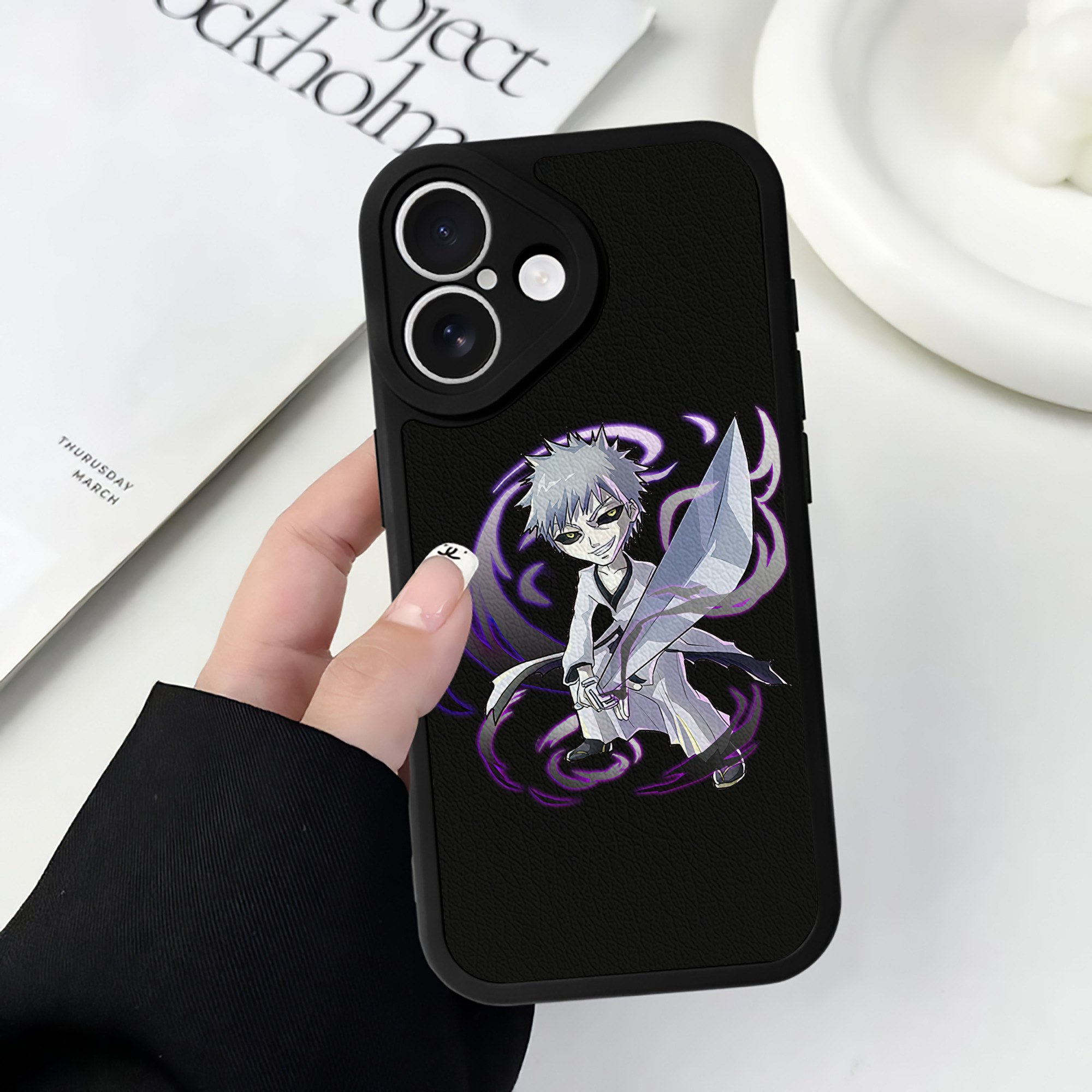 （画像用） ブリーチ 黒崎一護（くろさき いちご）BLEACH Kurosaki Ichigo 【iPhone 16シリーズ対応】シリコンスマホケース（レザー調） 材質：シリコン